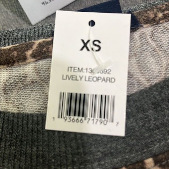 Splendid Ladies' Jogger and Crew Neck Set (Oatmeal Leopard/Charcoal Heather XS - Picture 4 of 4